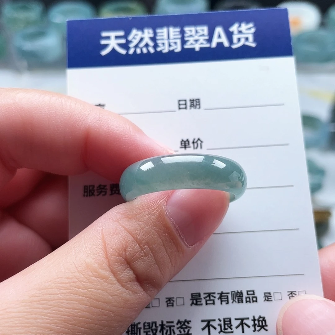 翡翠戒指未镶嵌里****）翡翠