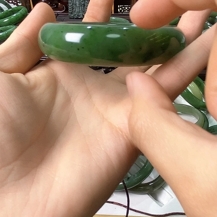 紫***紫和田玉（碧玉）未镶嵌手镯