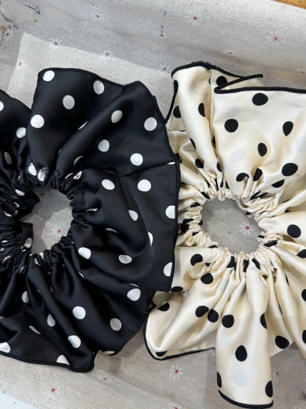 缎面气质波点发圈基础百搭