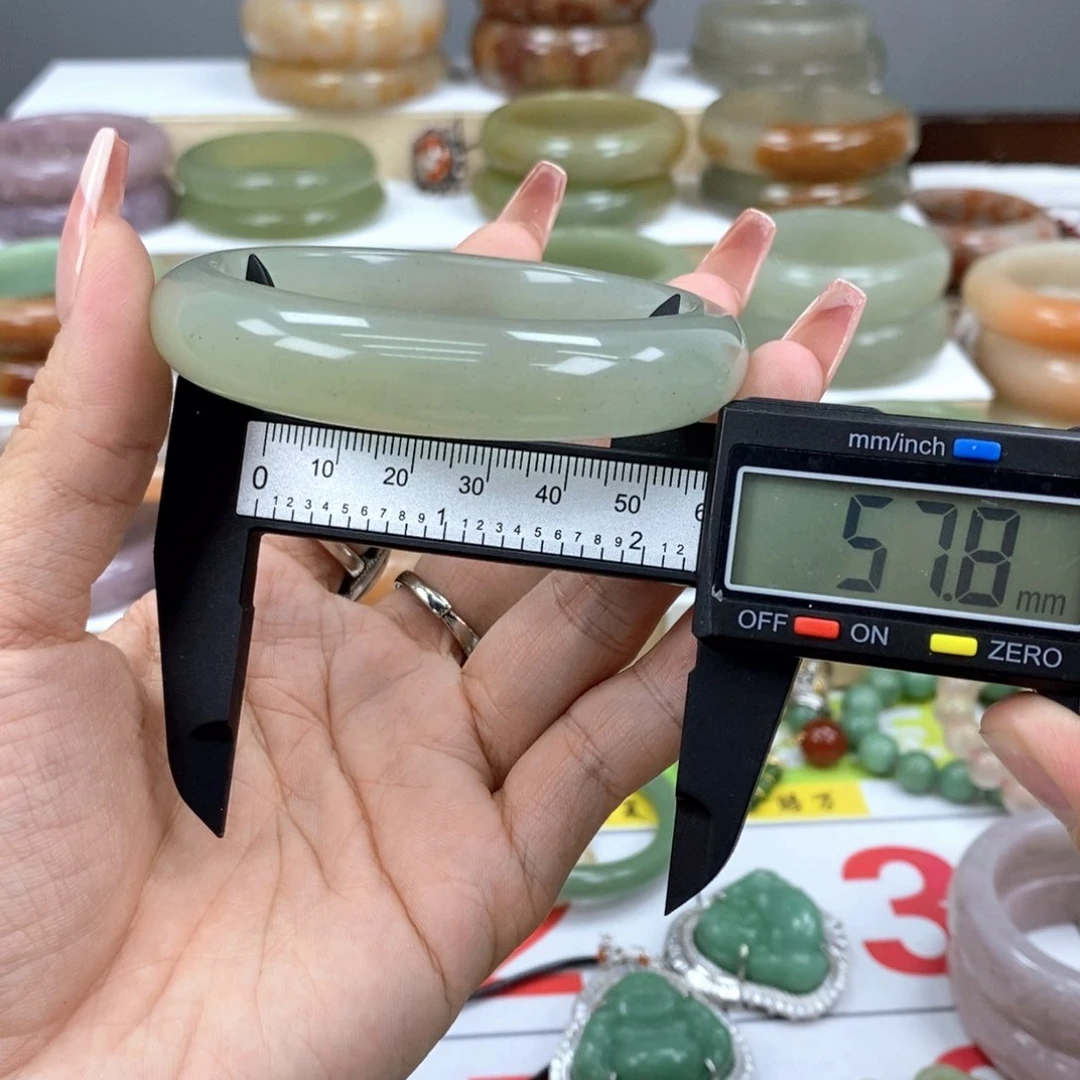 石英质玉手镯未镶嵌然*