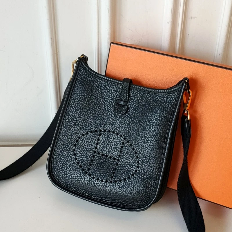 95新 Hermes/爱马仕 Azul-黑金TC皮Evelyne mini斜挎包49965
