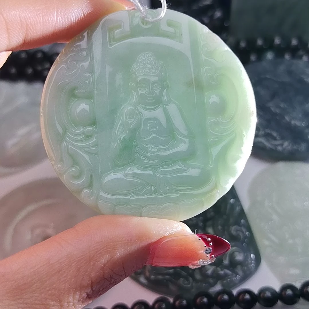 翡翠颈饰未镶嵌天然的A货翡翠多样性发货