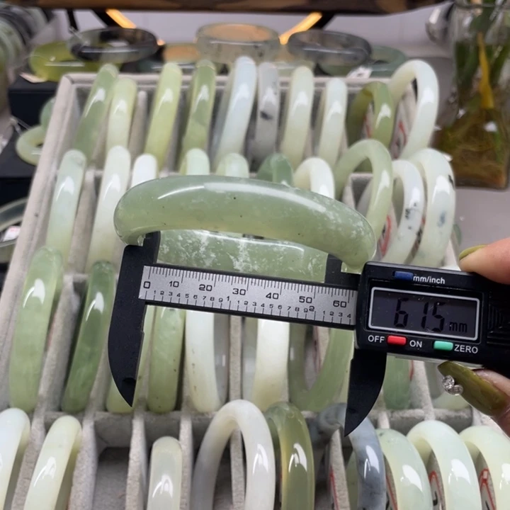蛇纹石玉手镯未镶嵌78