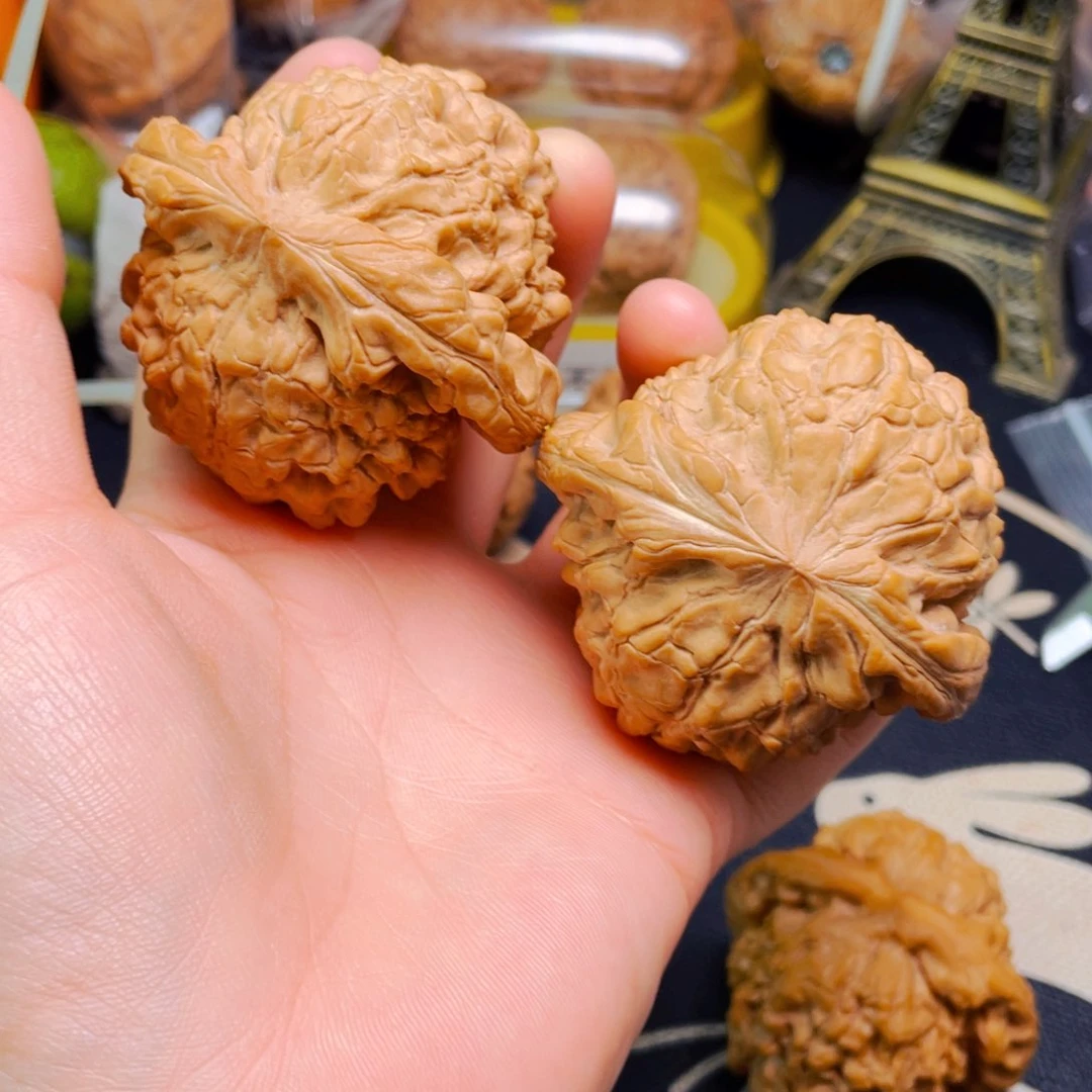 文玩核桃把件龙鼎一对