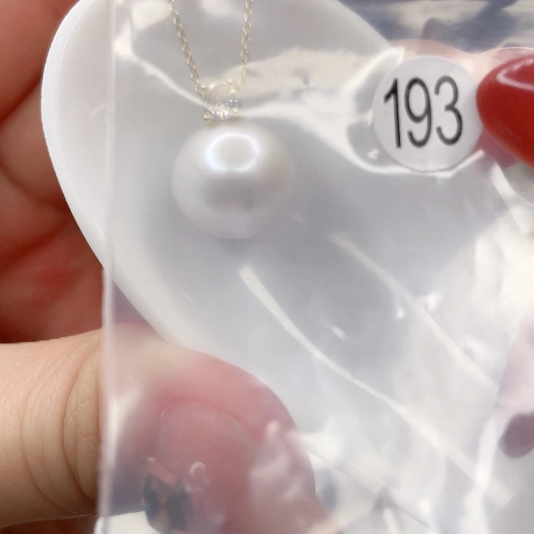 淡水珍珠吊坠(赠链)未镶嵌