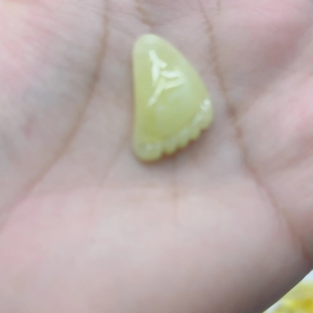 琥珀未镶嵌裸石配件