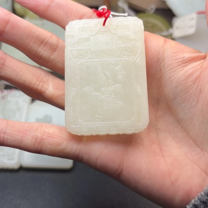 v***弋和田玉未镶嵌挂件