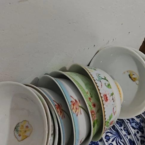 瓷红色吃饭碗9个微瑕疵