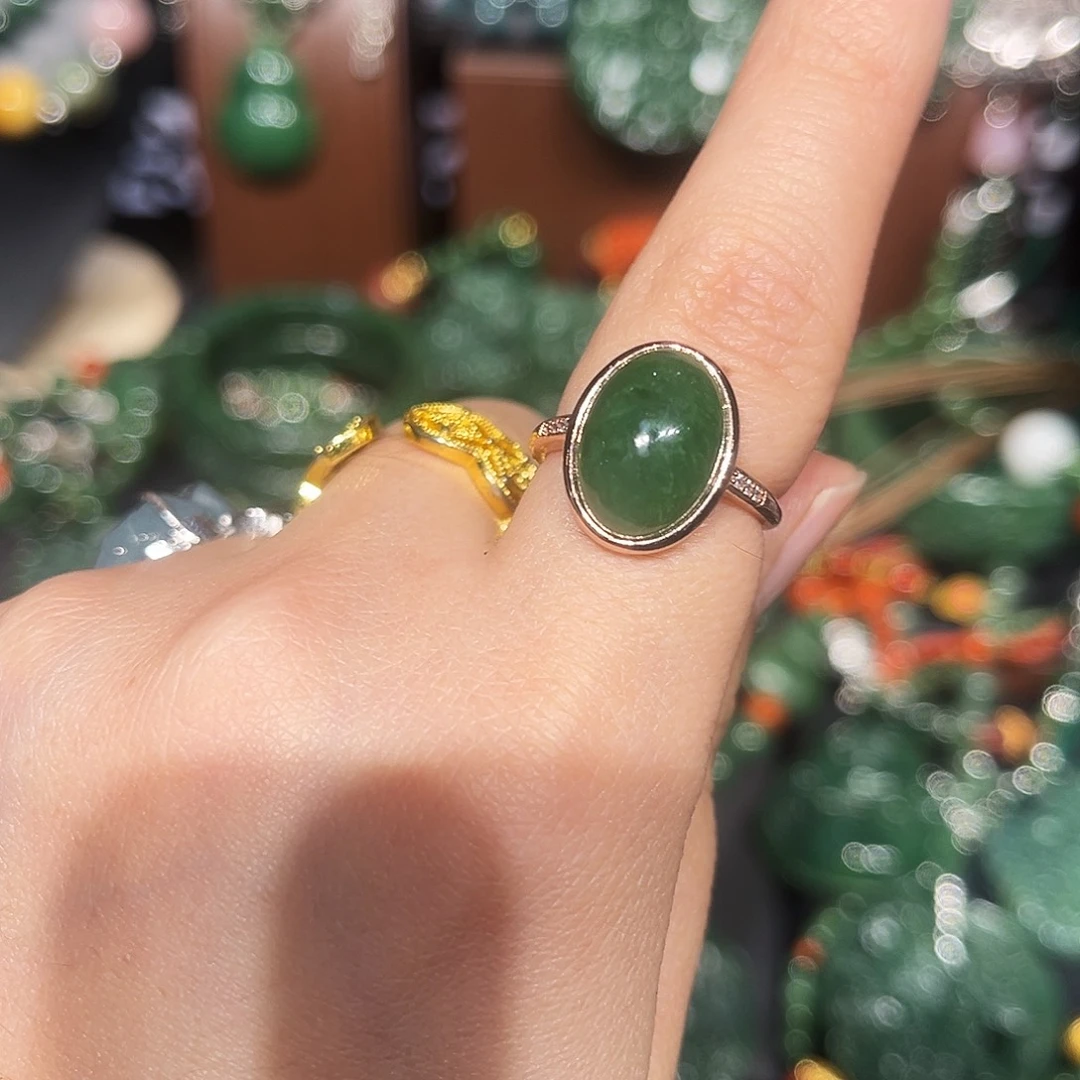 颈饰未镶嵌和田玉（糖玉）