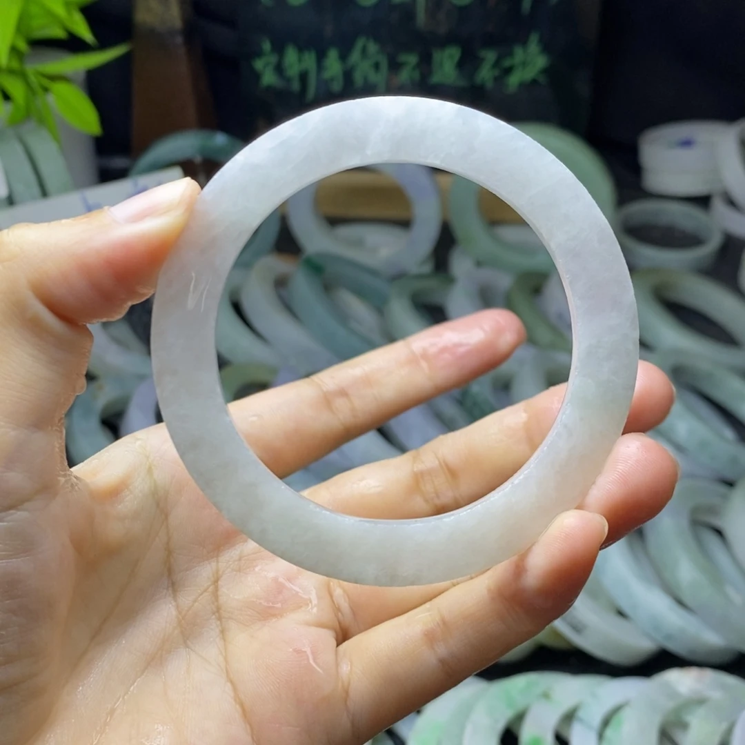 定制翡翠未镶嵌手镯