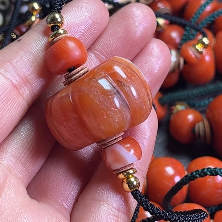 颈饰琉璃泥*壮琉璃…………