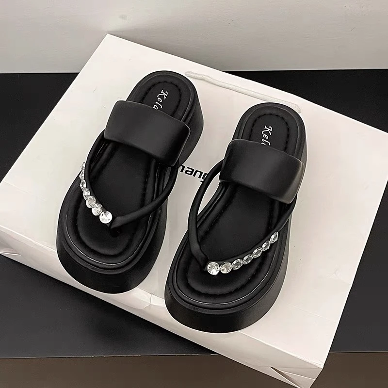 绝美增高厚底凉拖鞋女夏外穿高级感2025超火新款外出沙滩坡跟拖鞋