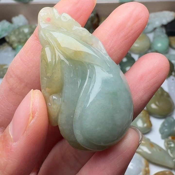 翡翠未镶嵌颈饰吊坠