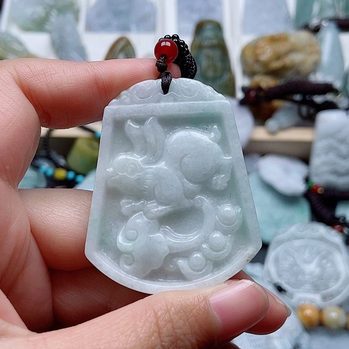 翡翠吊坠(不含链)未镶嵌翡翠