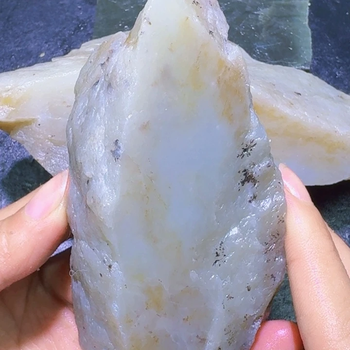 未镶嵌和田玉（糖玉）珠宝半成品