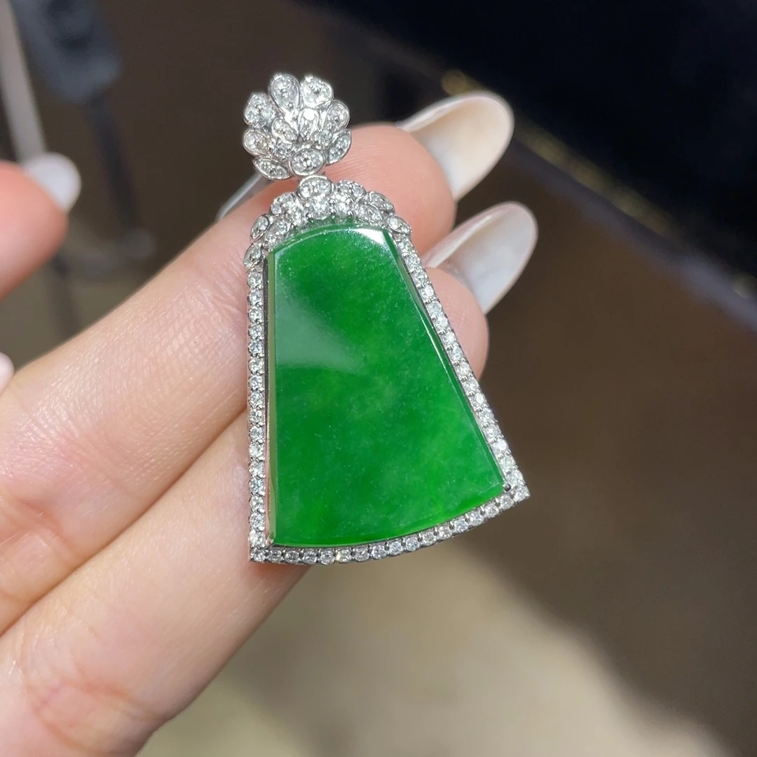 翡翠颈饰18K金镶嵌天然缅甸翡翠a货