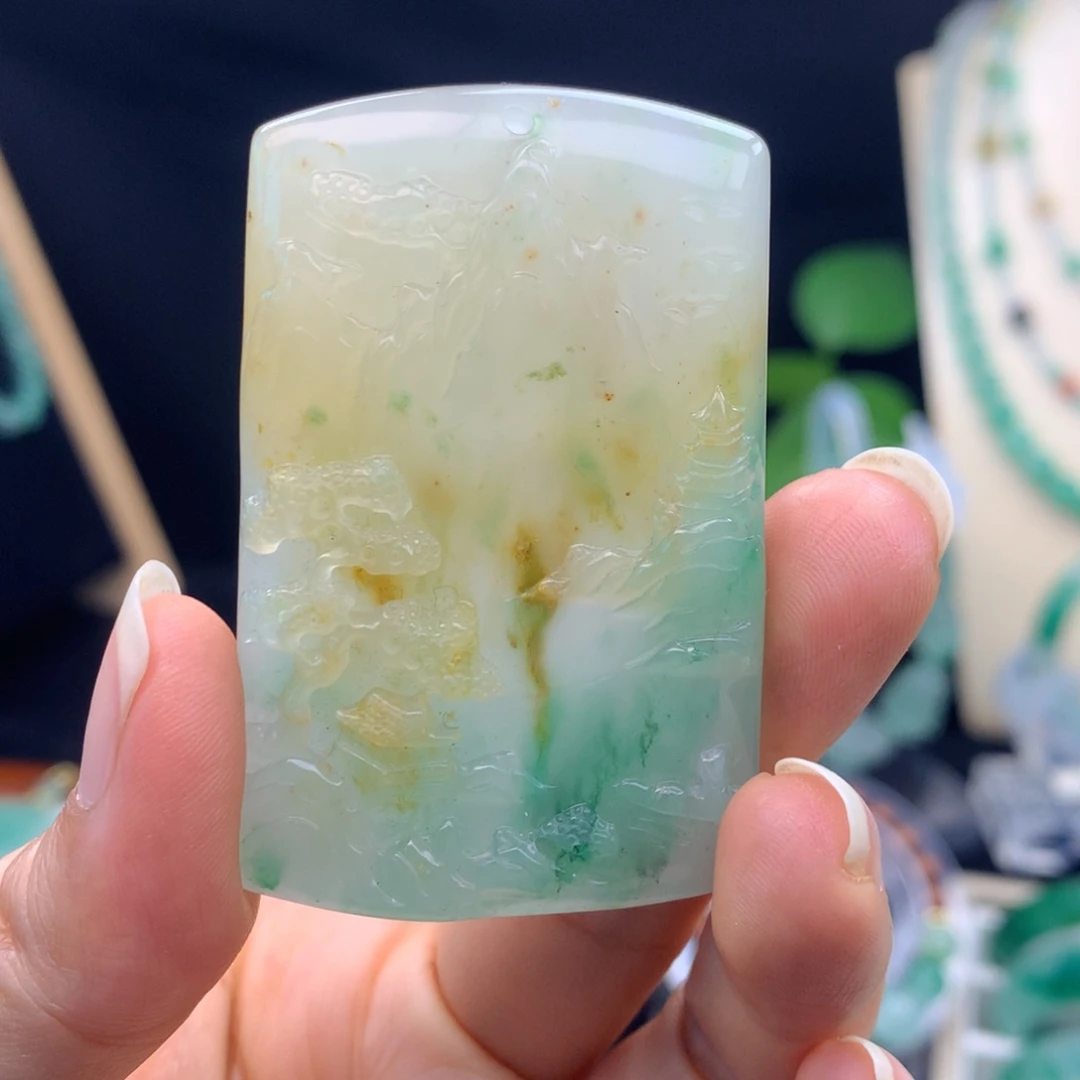 颈饰未镶嵌石英质玉