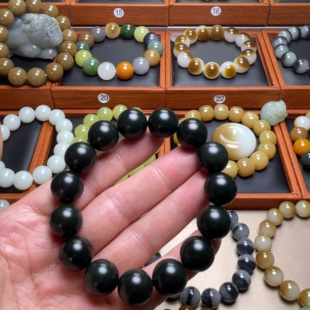 和田玉未镶嵌手串