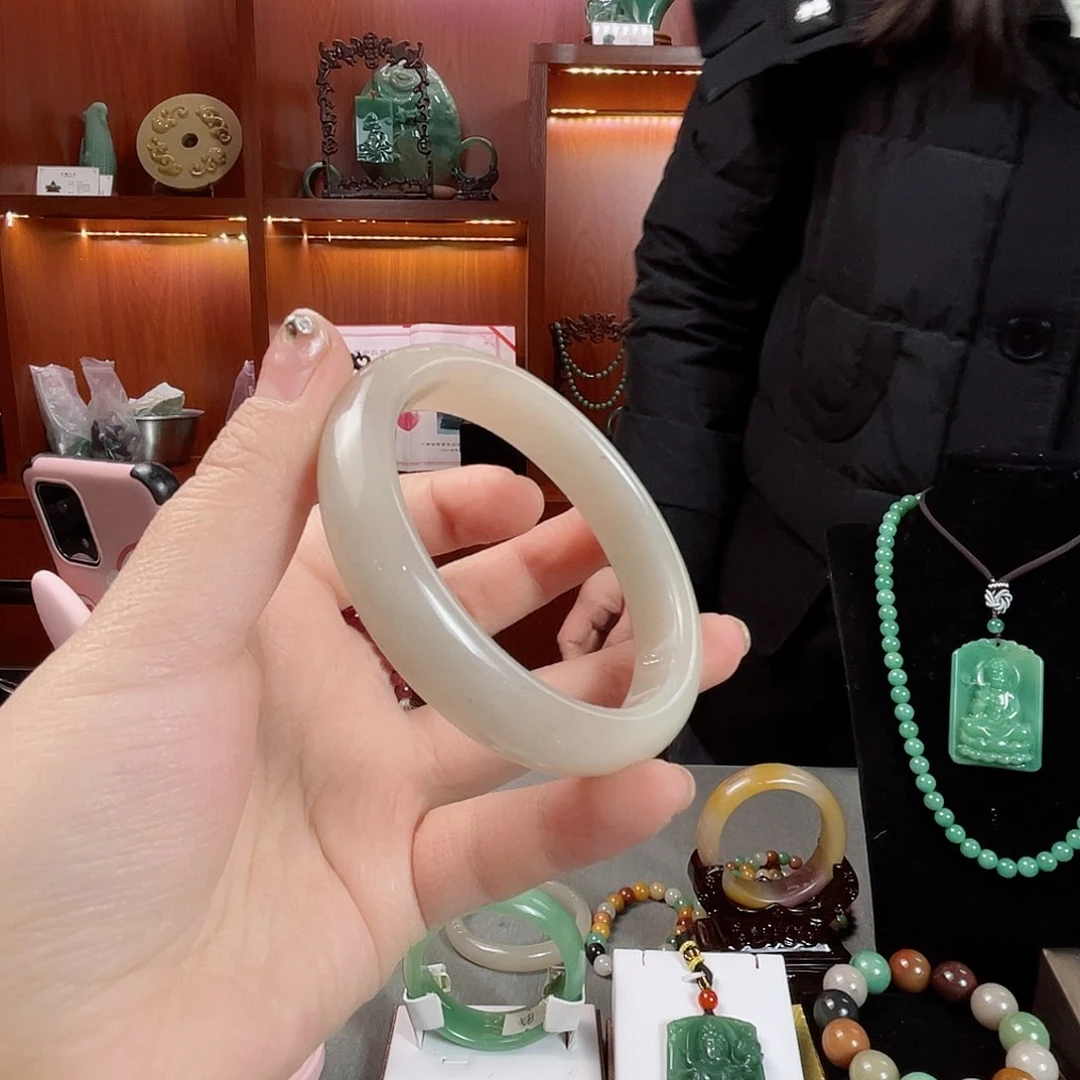 密玉（石英质玉）颈饰未镶嵌m*