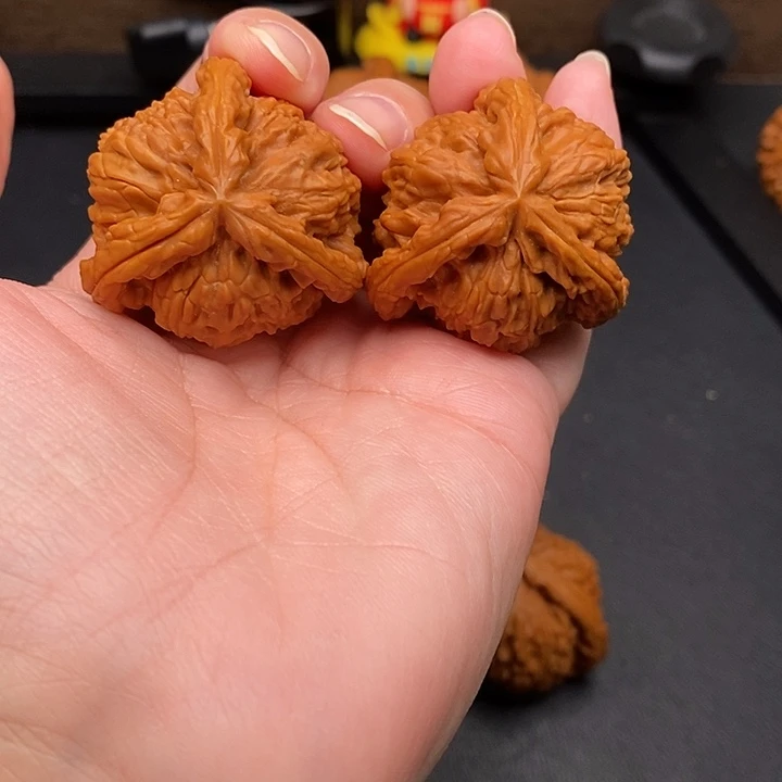 正***虎把件文玩核桃白奔