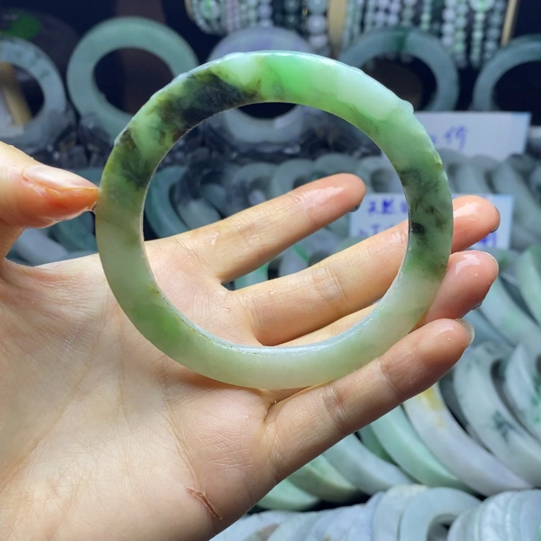 定制翡翠未镶嵌手镯