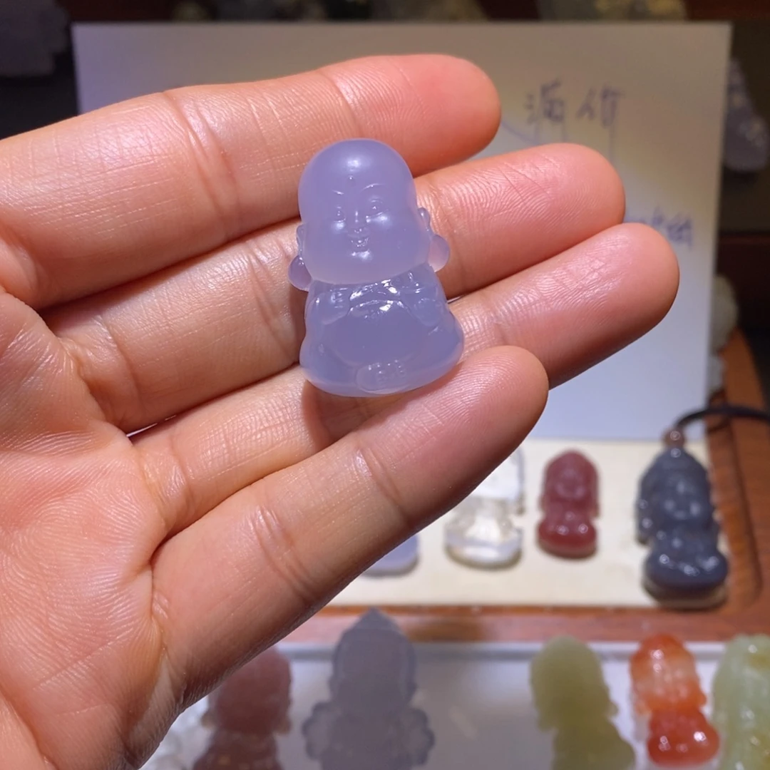 听***：玛瑙/玉髓未镶嵌颈饰宝宝佛