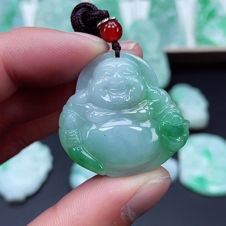 翡翠颈饰未镶嵌翡翠吊坠