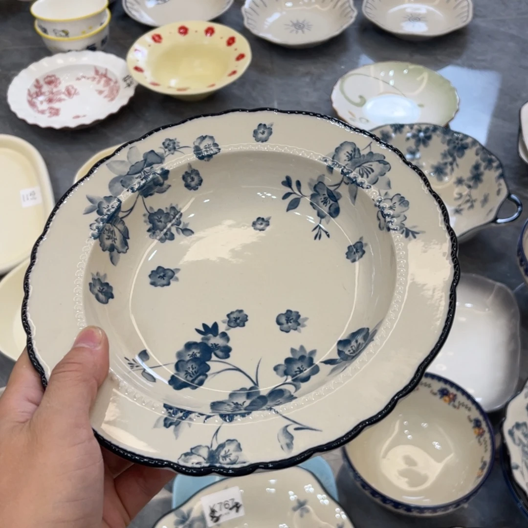 陶瓷微瑕餐具介意勿拍，满18飞！