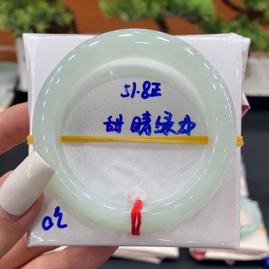 未镶嵌手镯翡翠缅甸翡翠手镯