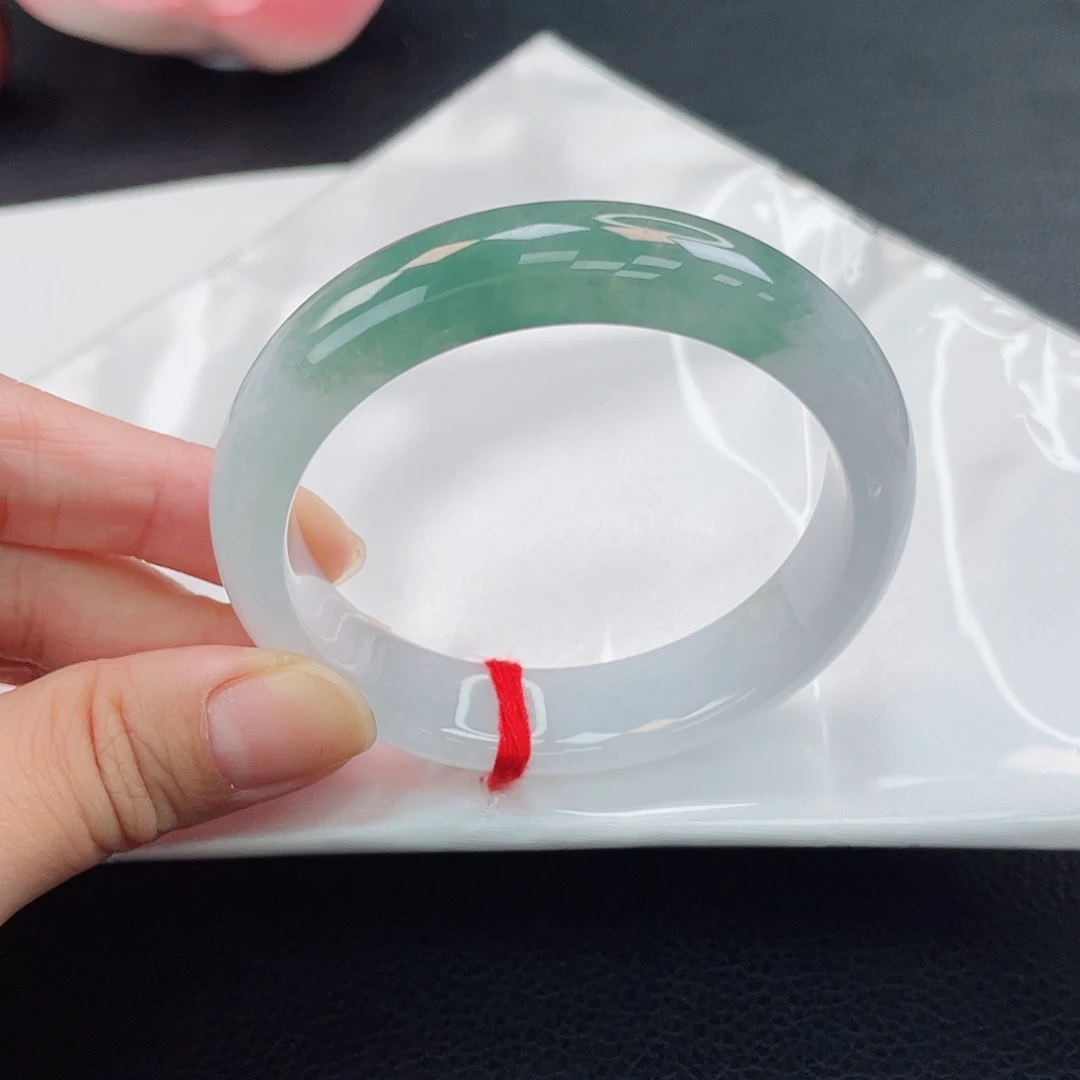 翡翠未镶嵌手镯月牙泉 推荐