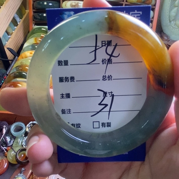 徐***l蛇纹石玉未镶嵌手镯