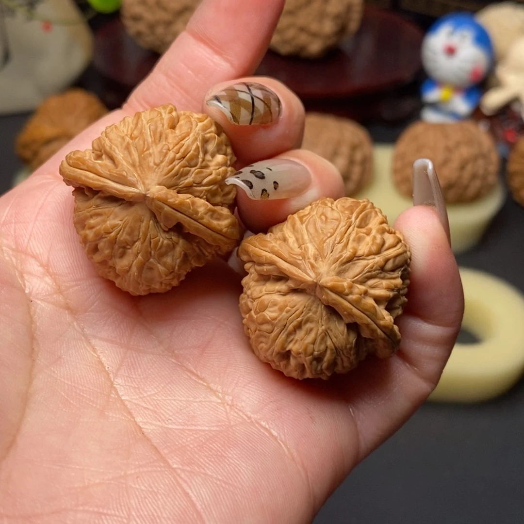 文玩核桃把件?****?全品白狮子31.5