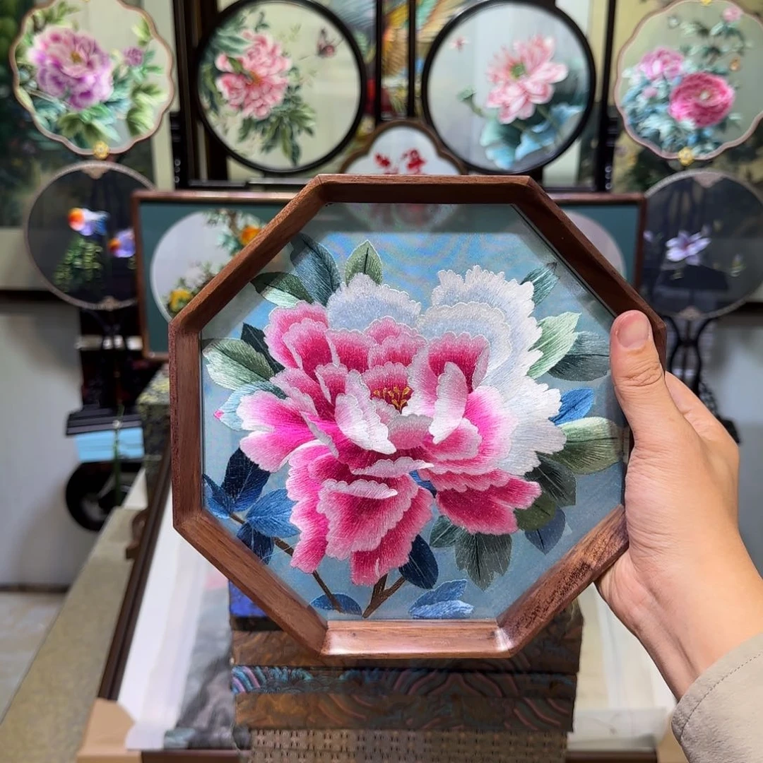 刺绣刺绣工艺精湛