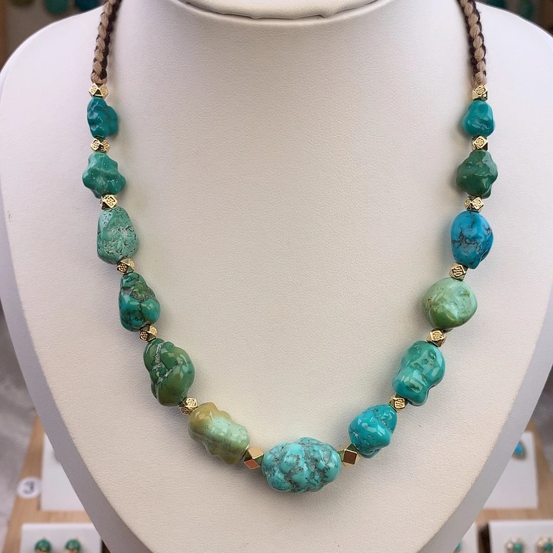 绿松石未镶嵌颈饰