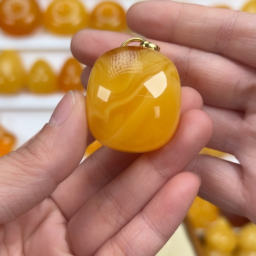 蜜蜡18K金镶嵌颈饰17克