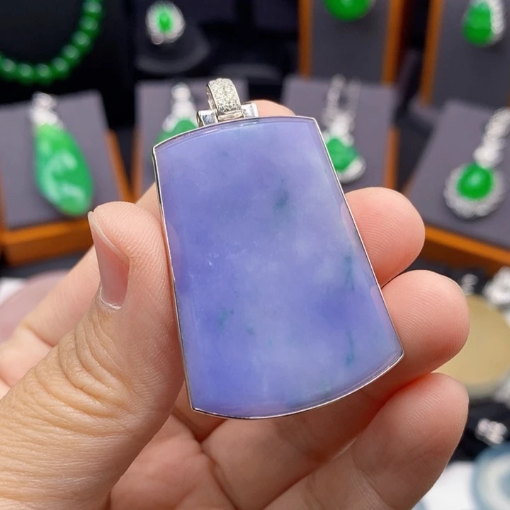 行***上翡翠18K金镶嵌颈饰无事牌