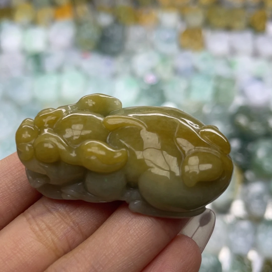 翡翠未镶嵌颈饰貔貅