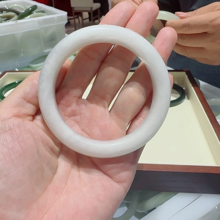 未镶嵌手镯和田玉78