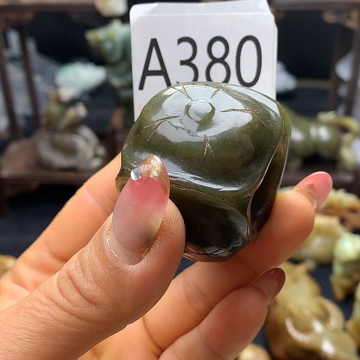 和田玉未镶嵌车挂