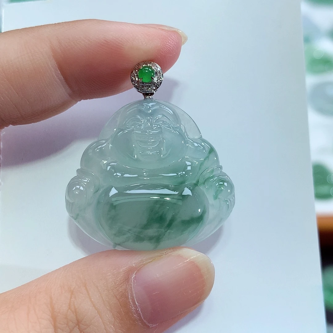 颈饰18K金镶嵌翡翠佛