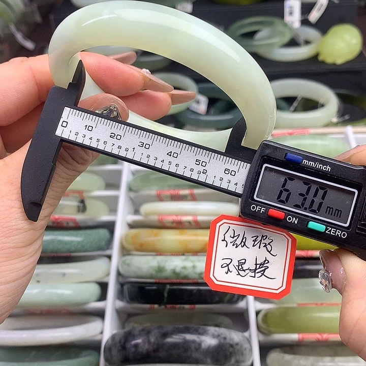 蛇纹石玉手镯未镶嵌754