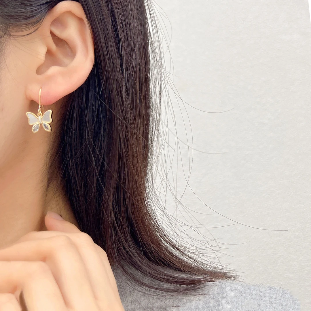 CIOEM KOUIM 铜合金耳饰 设计感百搭锆石贝壳蝴蝶结耳环气质耳钩