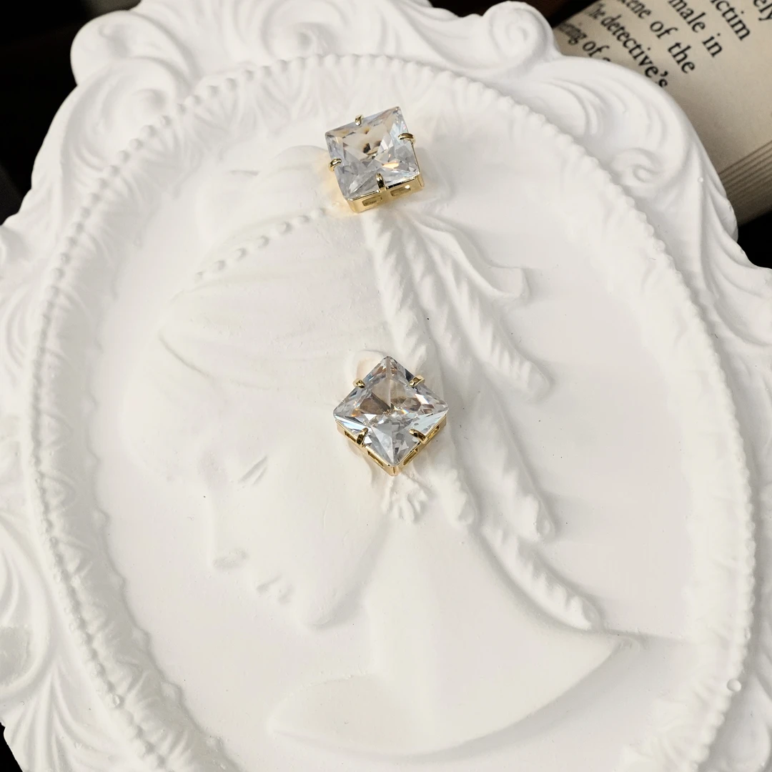 铜合金锆石耳饰 设计款 方形锆石耳钉闪耀精致轻奢14k包金镀金