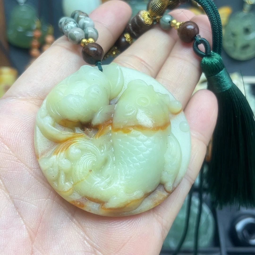 未镶嵌蛇纹石玉颈饰