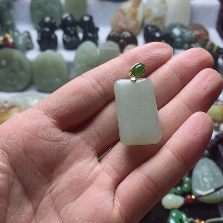 和田玉吊坠未镶嵌