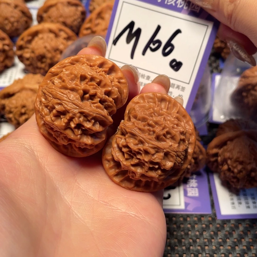 文玩核桃吊坠M106号 4.3➕宫灯