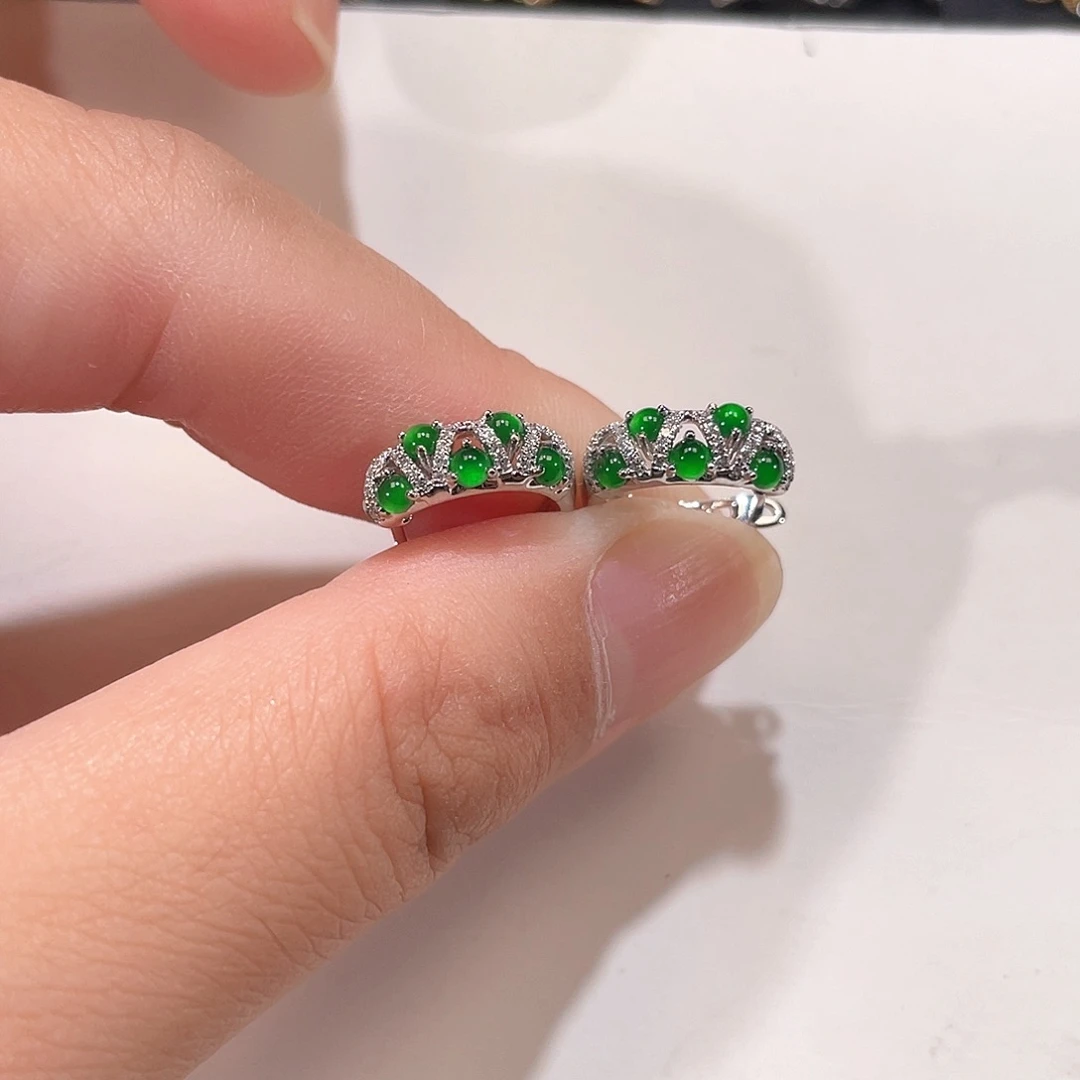 翡翠18K金镶嵌耳饰南非钻