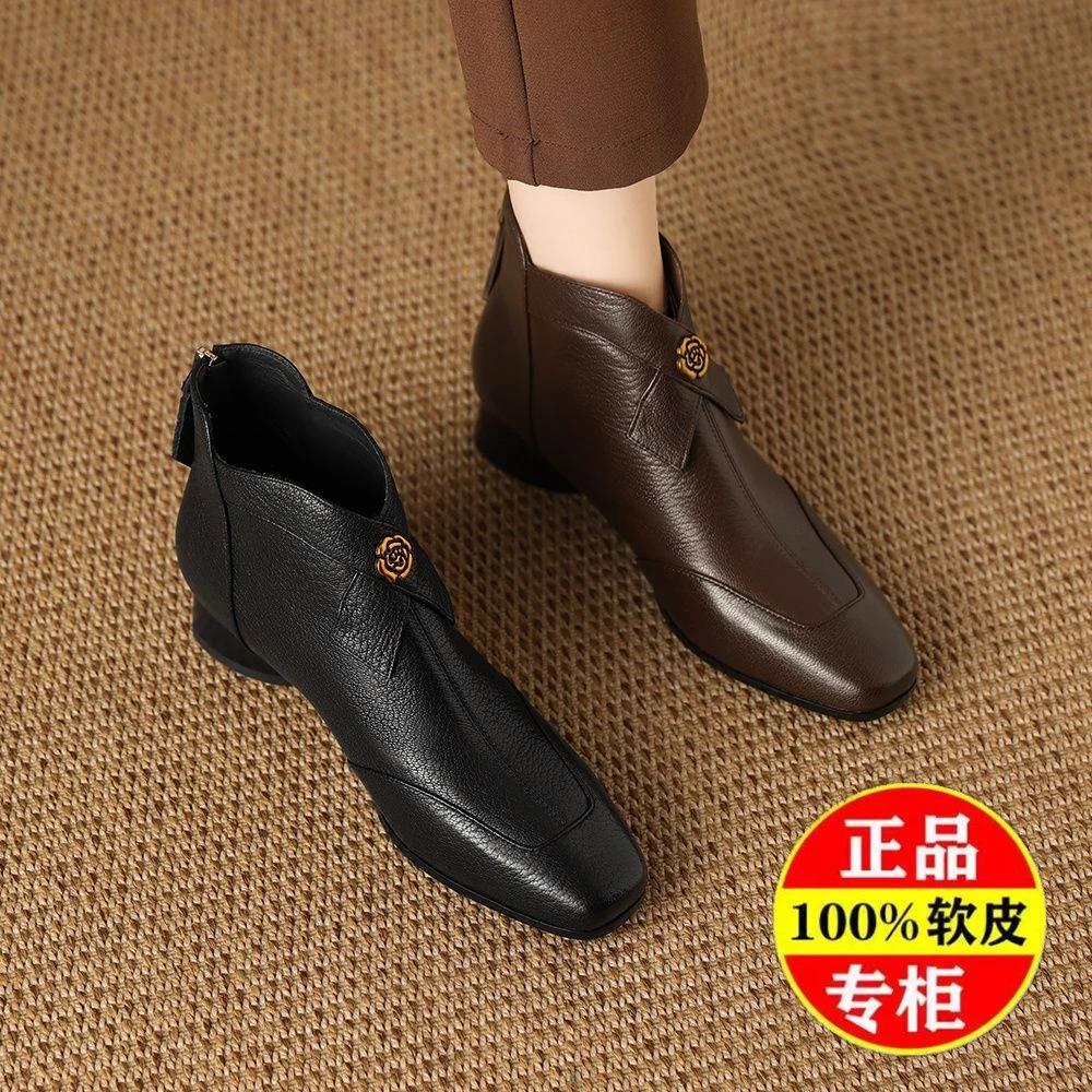 2024新款小短靴粗跟秋冬季加绒高跟鞋软皮尖头马丁靴女棉皮鞋