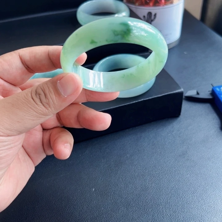 翡翠手镯未镶嵌圈口57/8