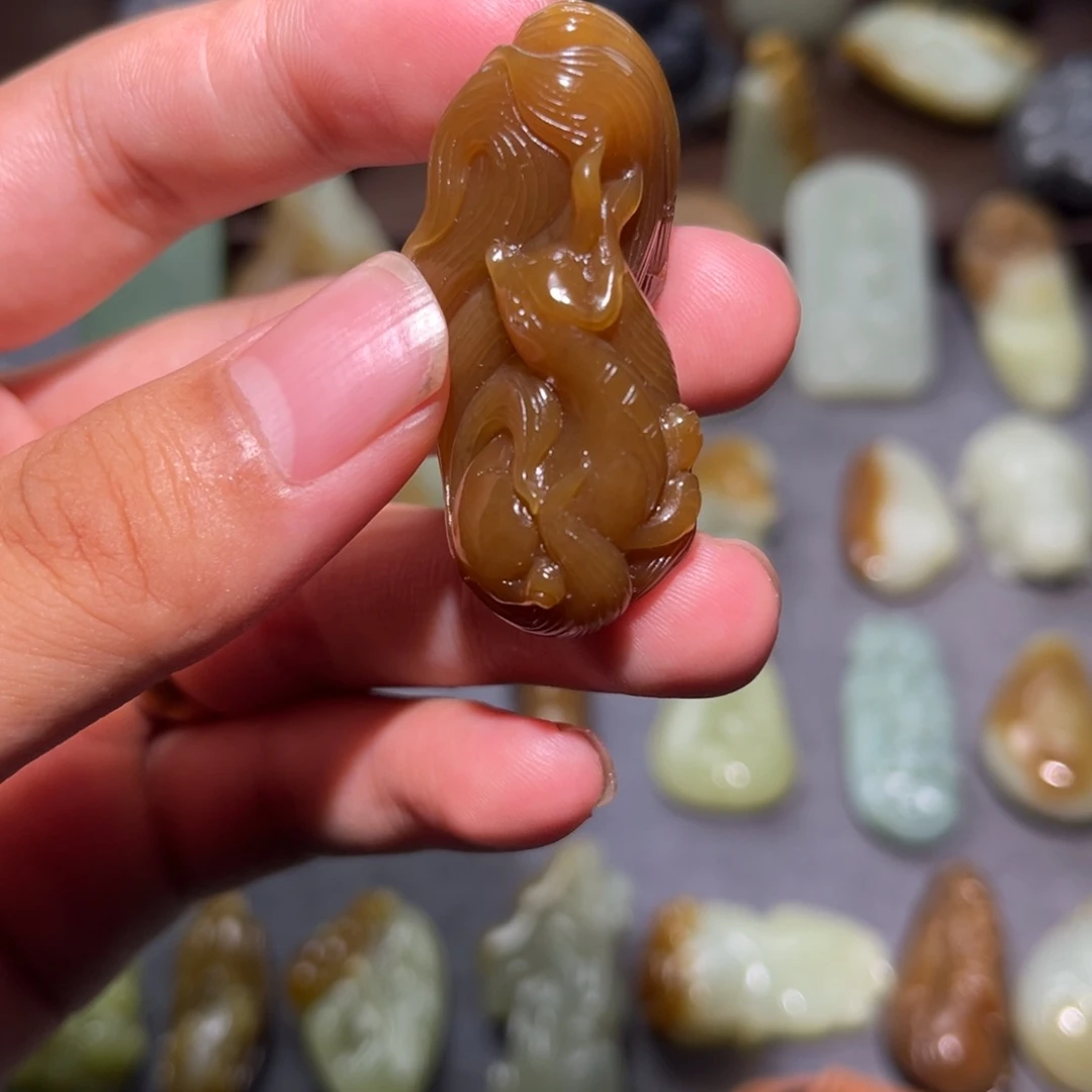 和田玉未镶嵌挂件